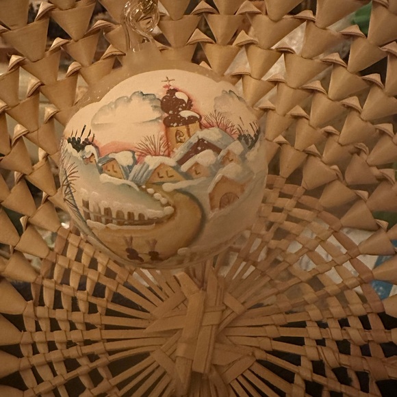 Exquisite Handpainted Glass Ornament Snow Scene BRONNER'S CHRISTmas WONDERLAND - Picture 7 of 16